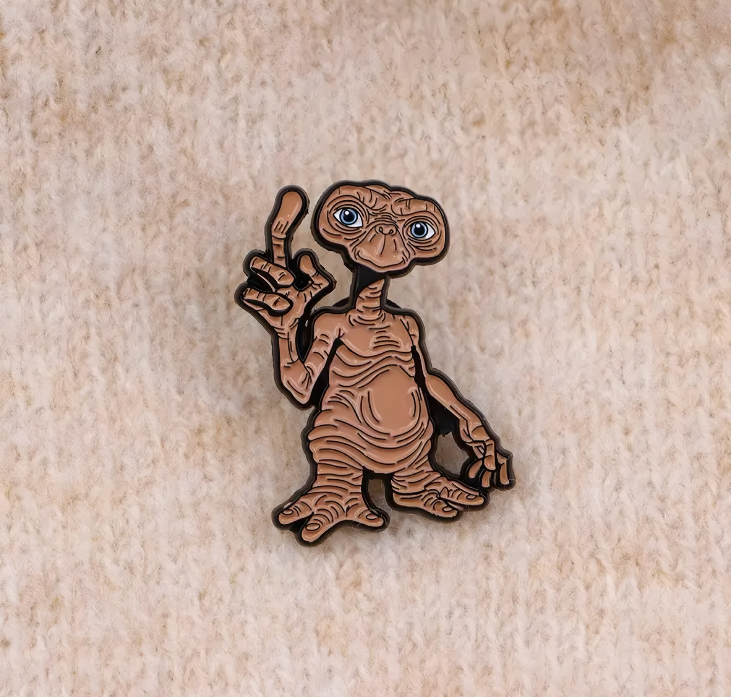 ET Enamel Pin