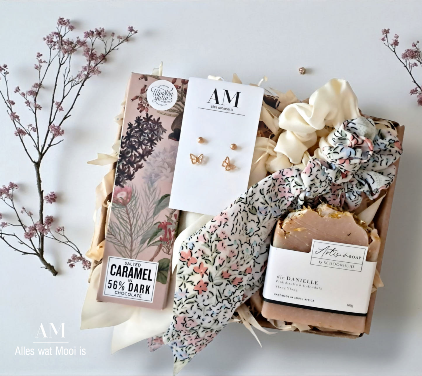 The PRETTY PETITE Box