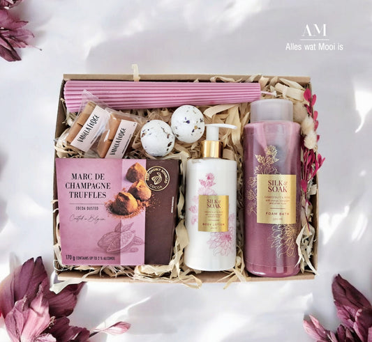 The SILK & SOAK Box